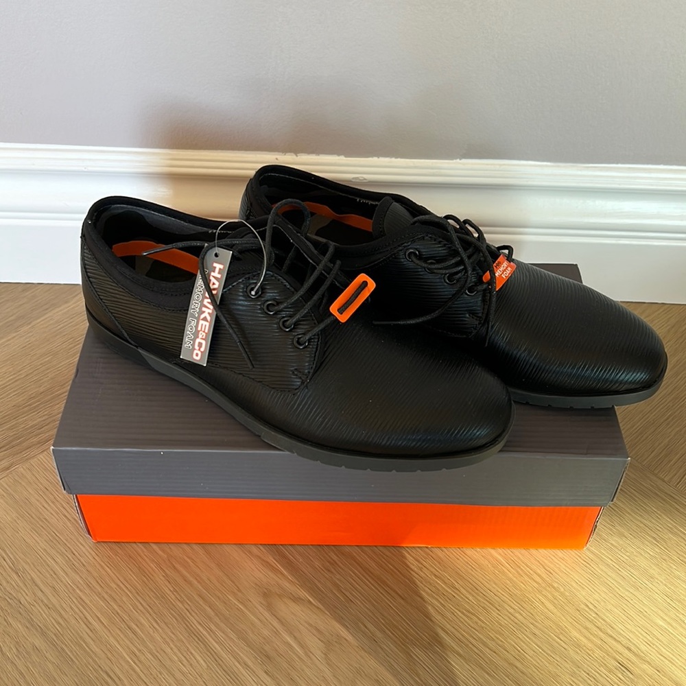 Hawke & Co Memory foam men shoes size 8.5 NWT